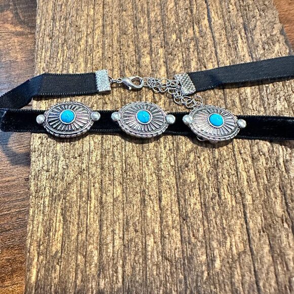 Turquoise Concho Choker Necklace with Black Velvet - Boho Western Style in Gift - Picture 2 of 12